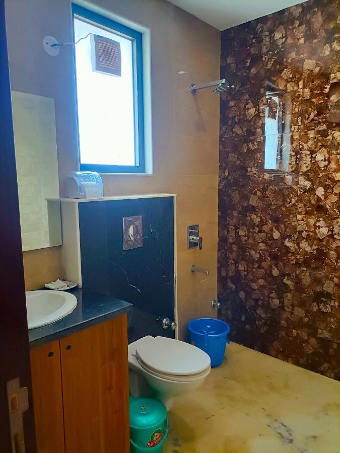 Hotel J P House
