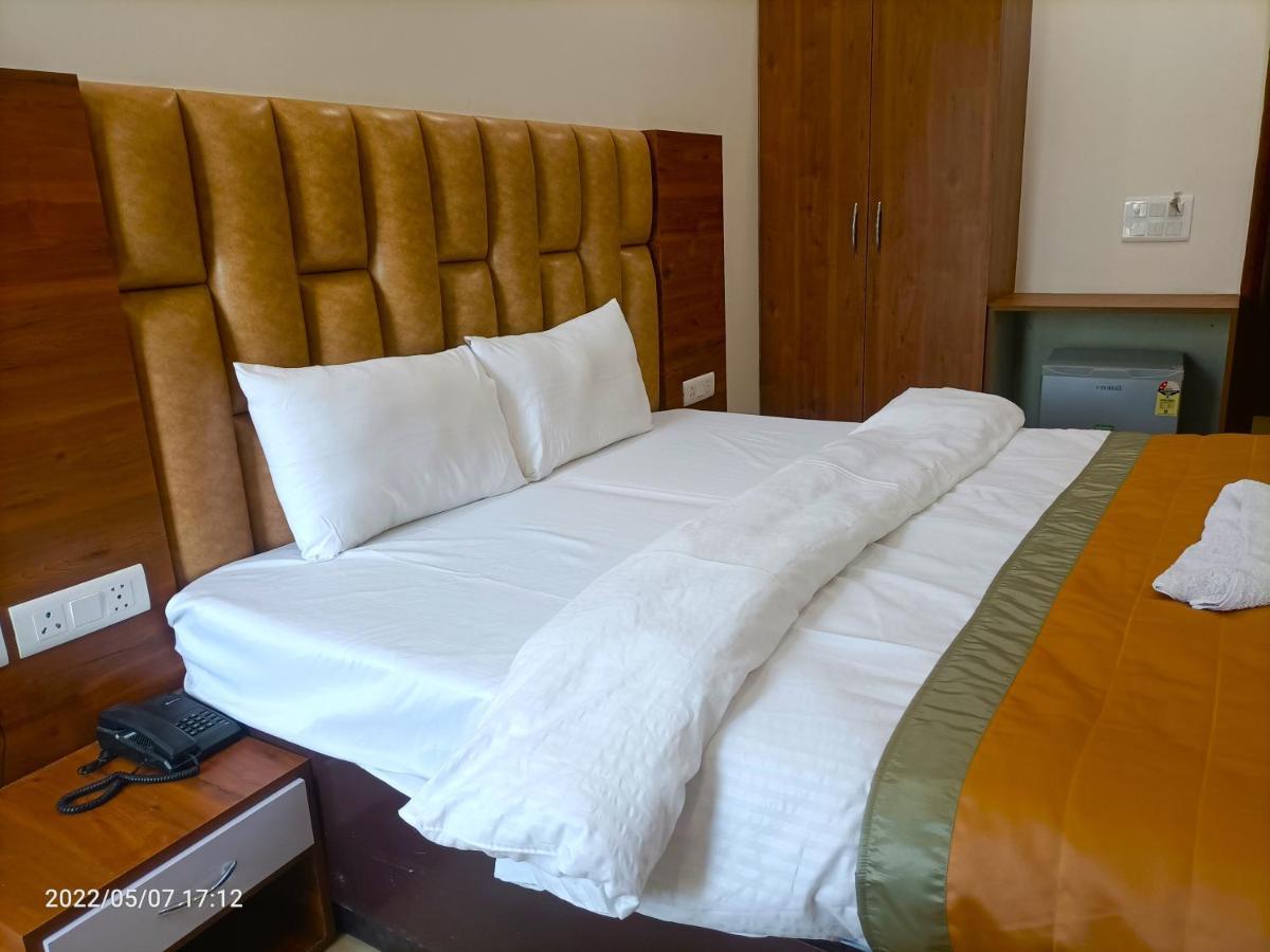 Hotel J P House 3*
