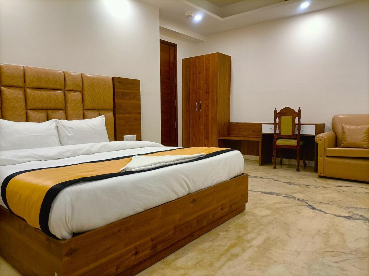 J P House Hotel New Delhi