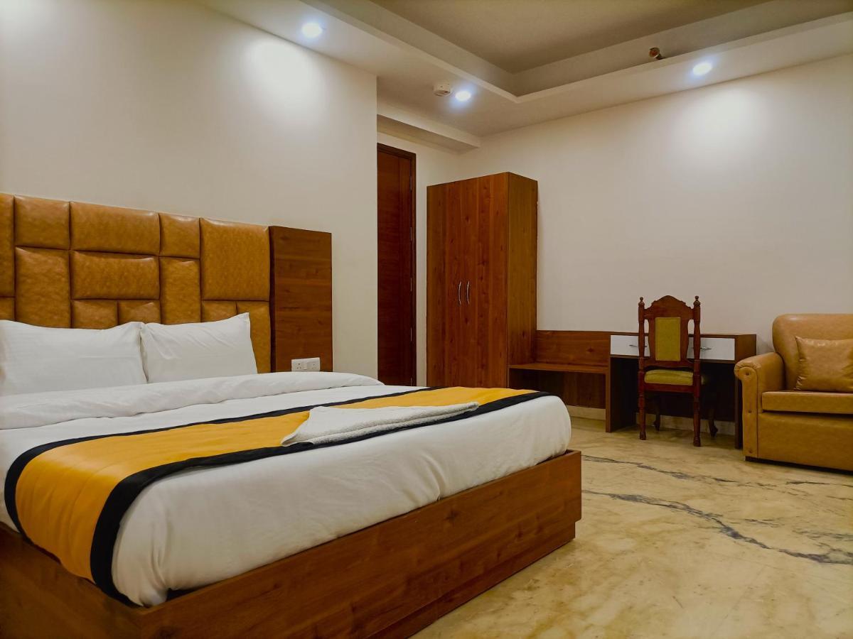J P House Hotel
