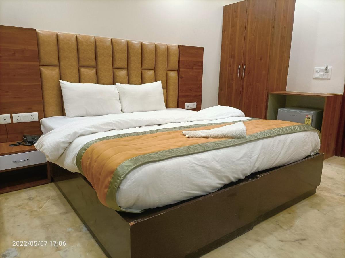 Hotel J P House New Delhi